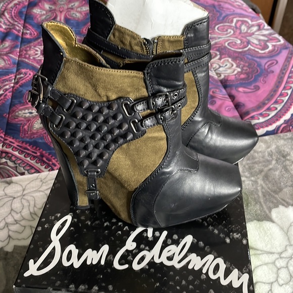 Ankle boots - Picture 3 of 4